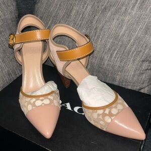 Coach Wren pumps